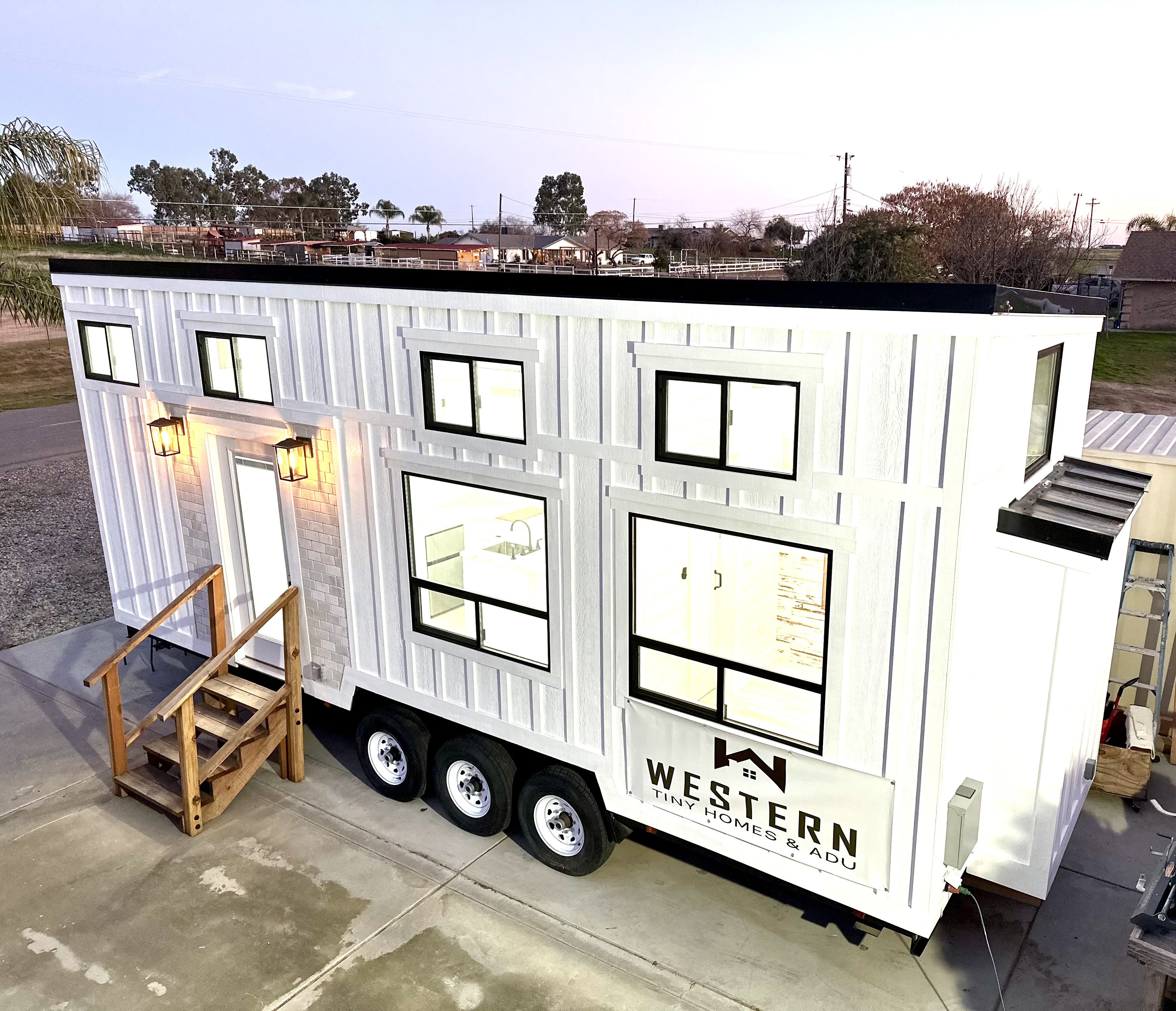 https://www.vegastinyhomes.com/storage/properties2025-03-20-67dc83fcecc71.jpeg